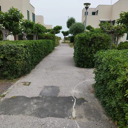 Les Miramars Apartment *