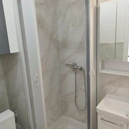 Les Miramars Apartment