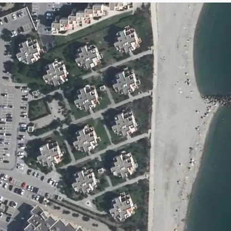 דירה A 2 Pas De La *