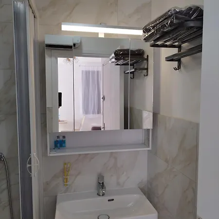 A 2 Pas De La * Le Barcarès